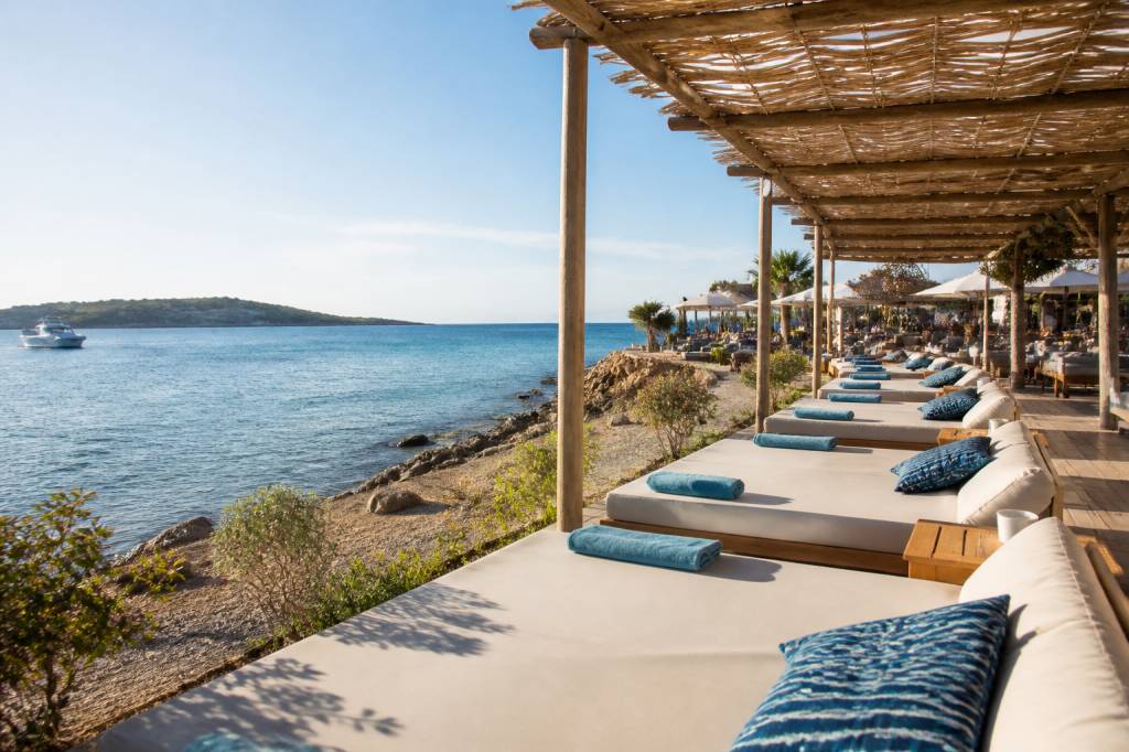 Beach club : comment choisir le meilleur lieu pour une journée détente