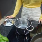 Comment reconnaître une poêle compatible avec l’induction
