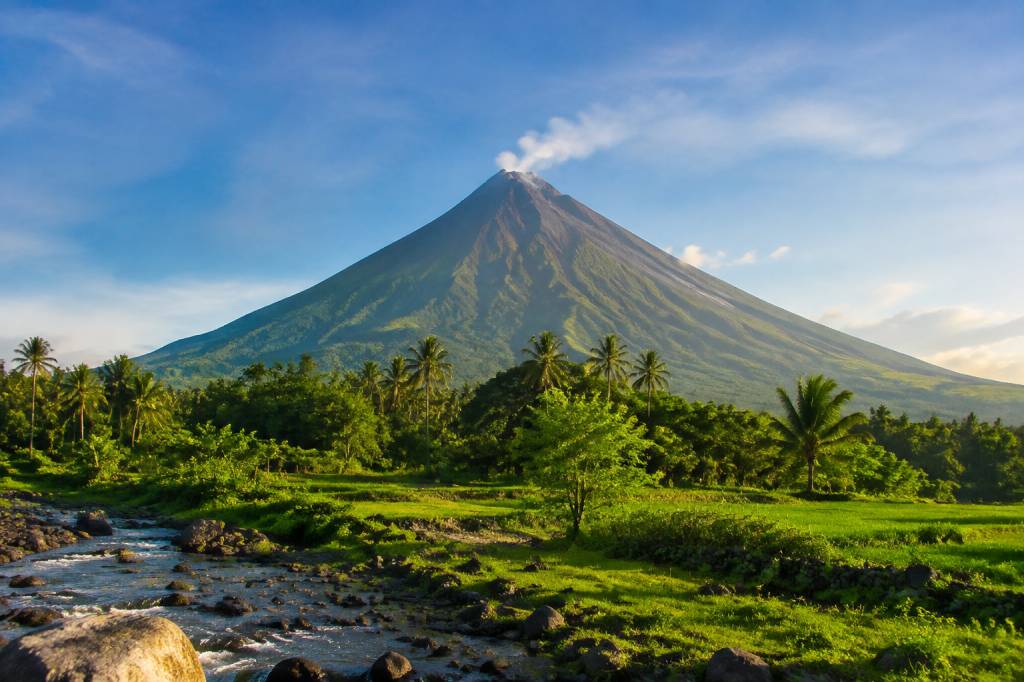 Mayon volcan : les informations essentielles sur ce site naturel des Philippines