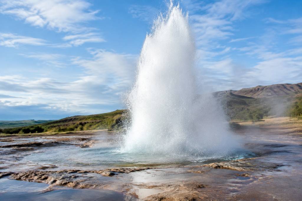 Geysers : comment fonctionnent ces sources d’eau chaude naturelles